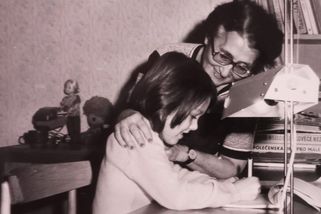 Tomáš Holý jí zachránil život, zářila ve filmech i v seriálu: Poznáte někdejší dětskou hvězdu (55)?